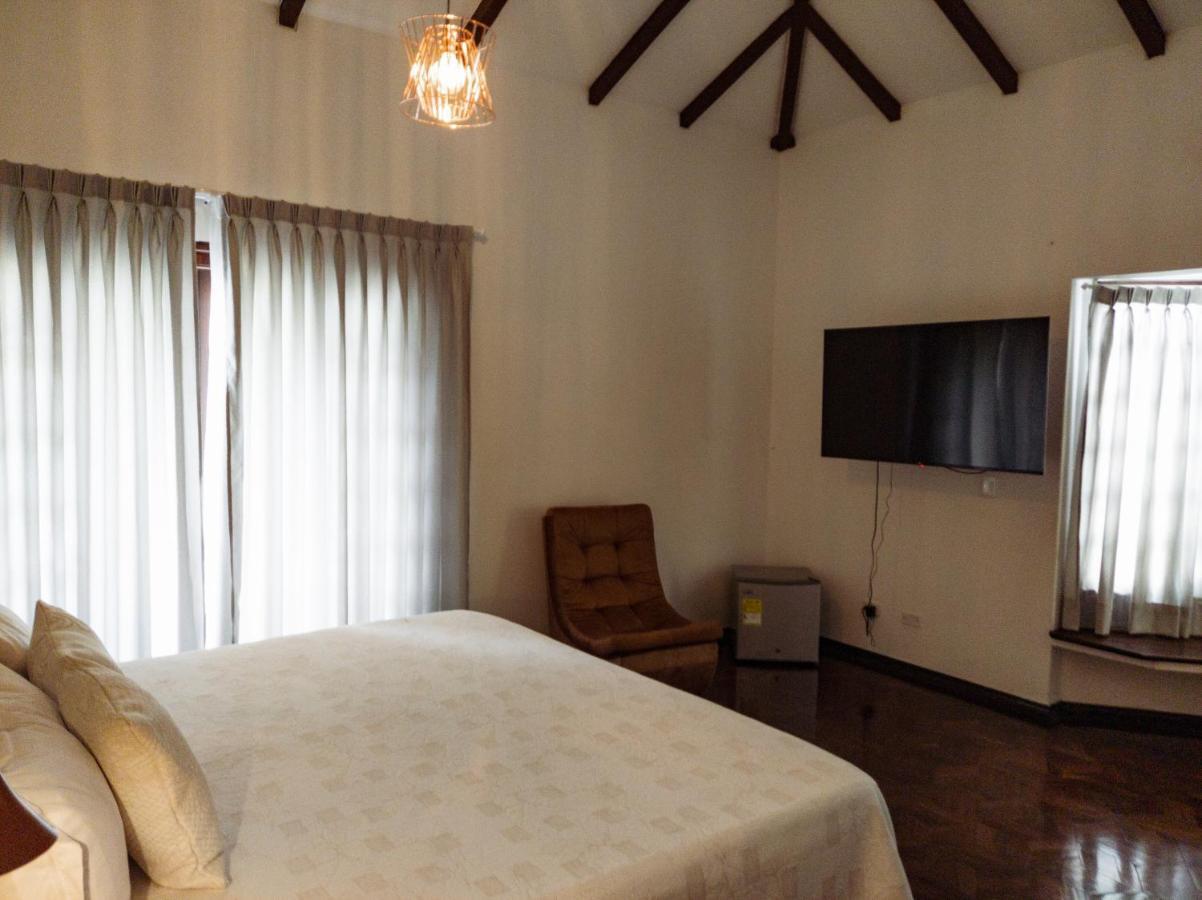 Hotel Boutique La Casa De Piedra Cali Esterno foto
