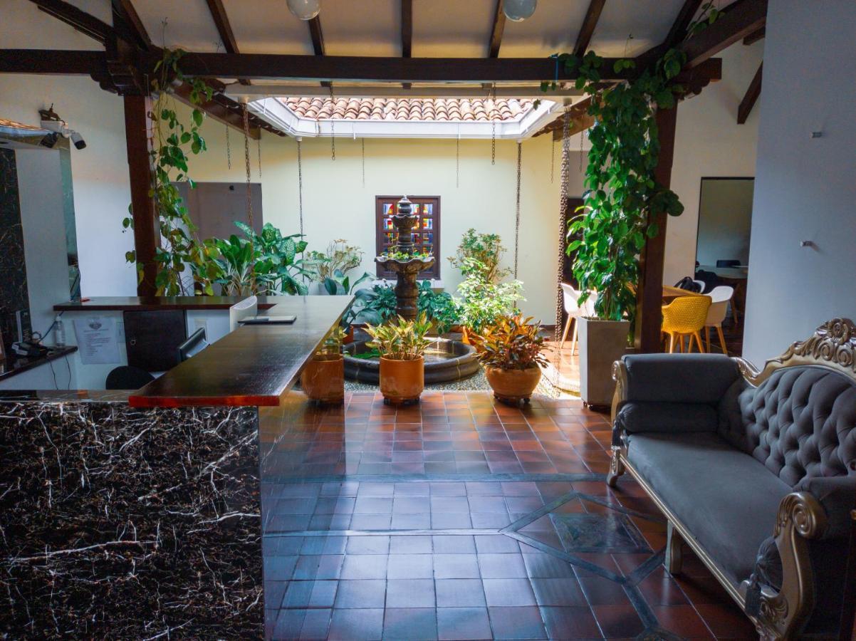 Hotel Boutique La Casa De Piedra Cali Esterno foto