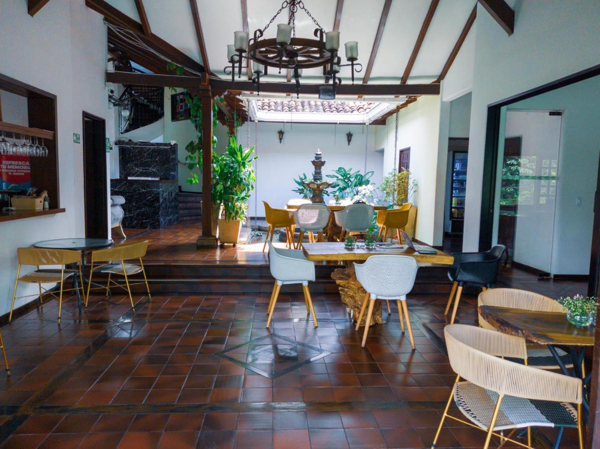 Hotel Boutique La Casa De Piedra Cali Esterno foto