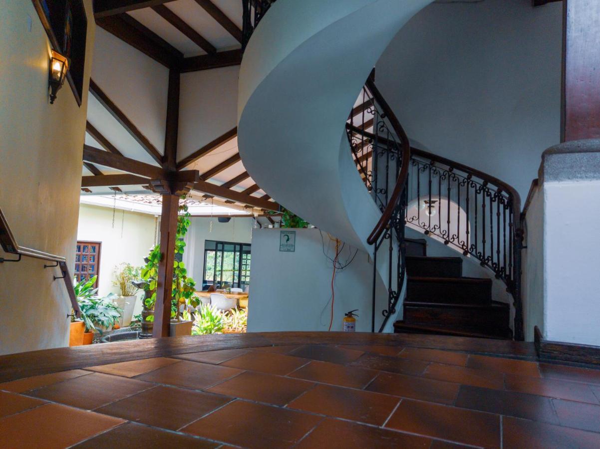 Hotel Boutique La Casa De Piedra Cali Esterno foto